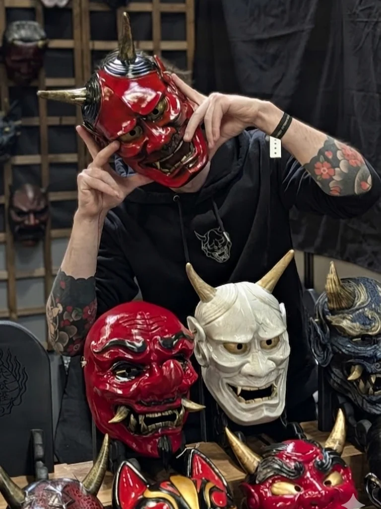 Hannya traditionnel sur stand