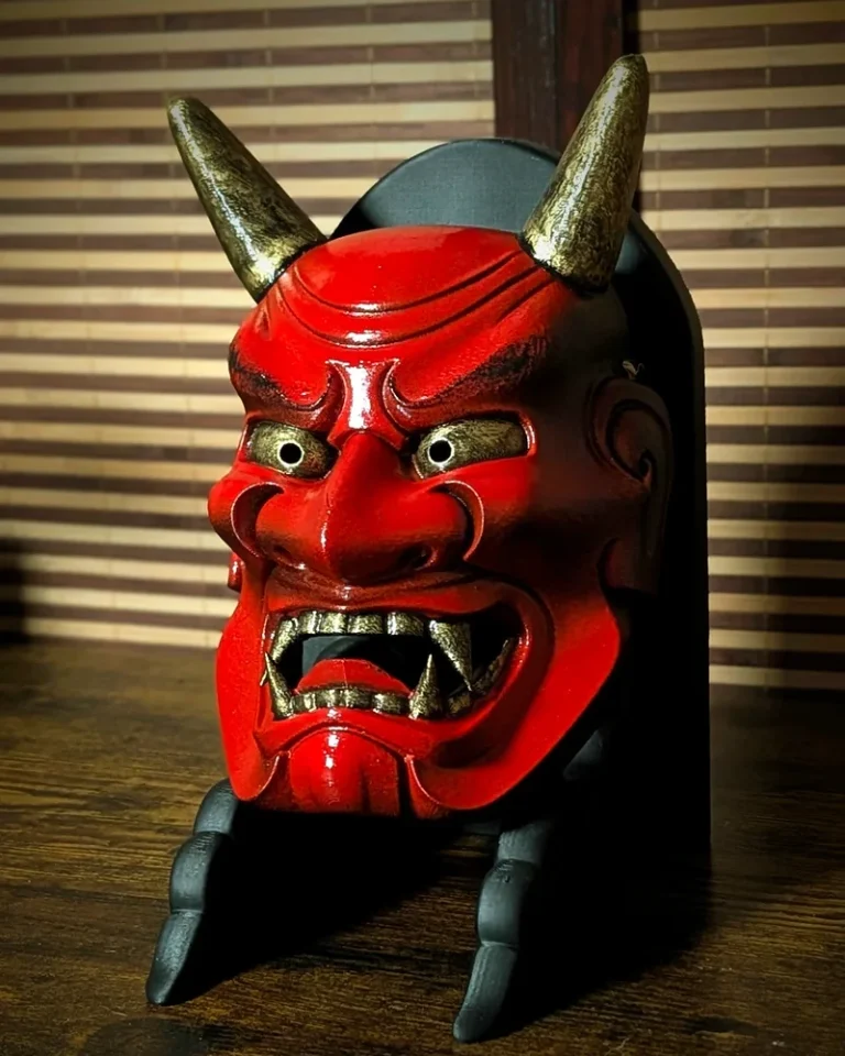 Masque Oni Ondeko : le démon du tambour de Sado, masque japonais fait main Dai Yokai en Bretagne