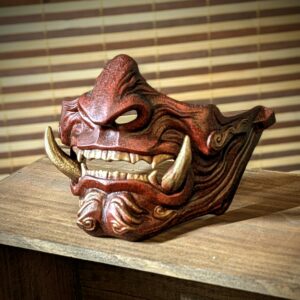 Demi-Masque Mempo Oni Rouge, demi-masque japonais fait main par Dai Yokai