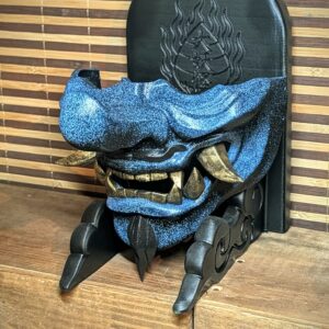 Demi-Masque Mempo Tengu Bleu, demi-masque japonais fait main par Dai Yokai