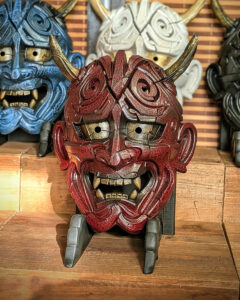 Kezurata : le masque Hannya brisé, masque japonais fait main Dai Yokai en Bretagne