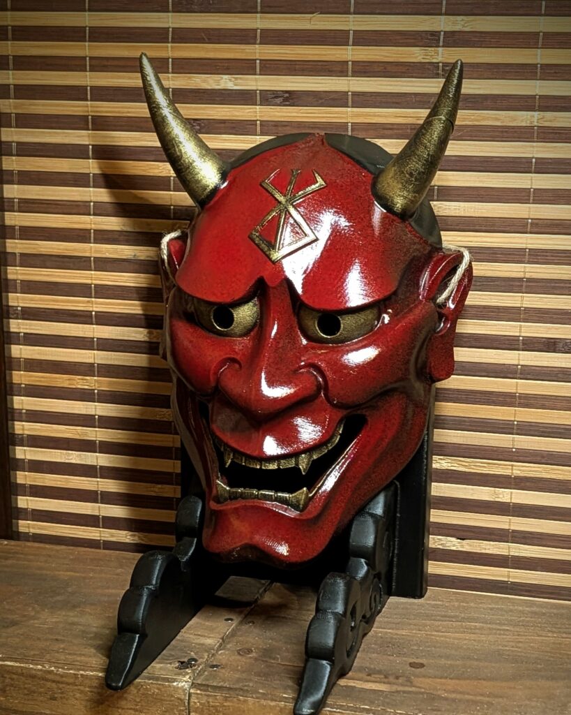 Masque Hannya Berserk rouge PETG Marque du Sacrifice cornes dorées peint main Dai Yokai