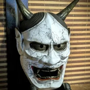 Masque Hannya Blanc, masque japonais fait main par Dai Yokai