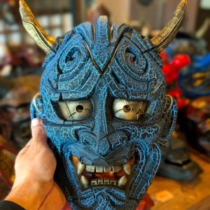 Masque Hannya Kezurata Bleu, masque japonais fait main par Dai Yokai