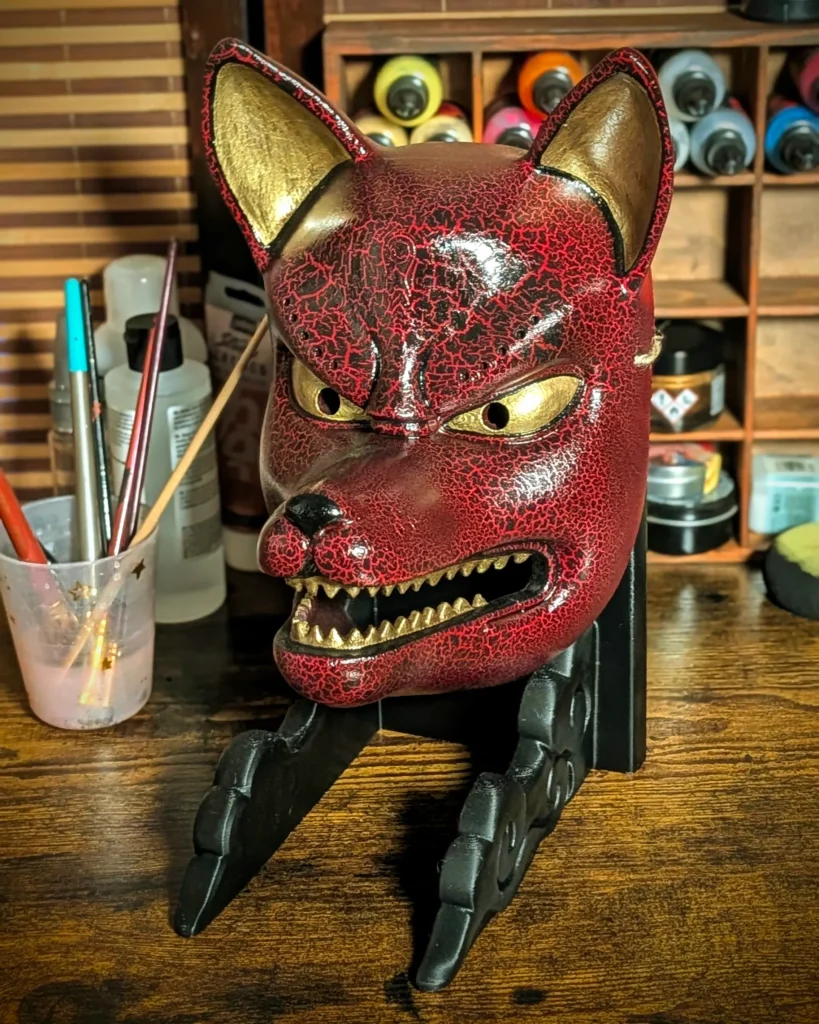 Masque Kitsune Craquelé Rouge et Or fait main - Renard japonais Kintsugi - Dai Yokai Bretagne