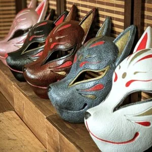 Masque Kitsune Traditionnel, masque japonais fait main par Dai Yokai