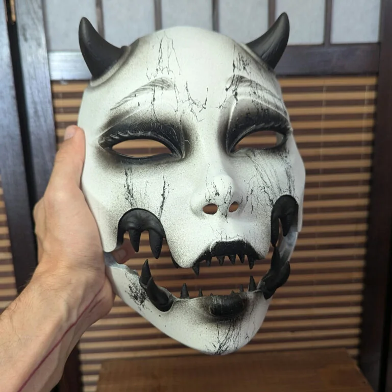 Masque Kuchisake-Onna Articulé, masque japonais fait main par Dai Yokai