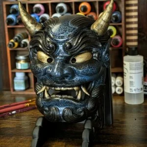 Masque Oni Gawara Bleu Craquelé, masque japonais fait main par Dai Yokai