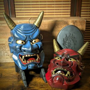 Masque Oni Ondeko Duo Rouge Bleu, masque japonais fait main par Dai Yokai