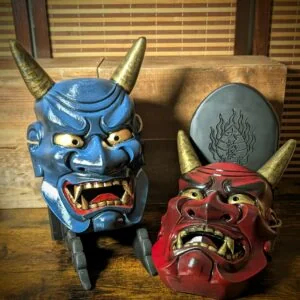 Masque Oni Ondeko Duo Rouge Bleu, masque japonais fait main par Dai Yokai
